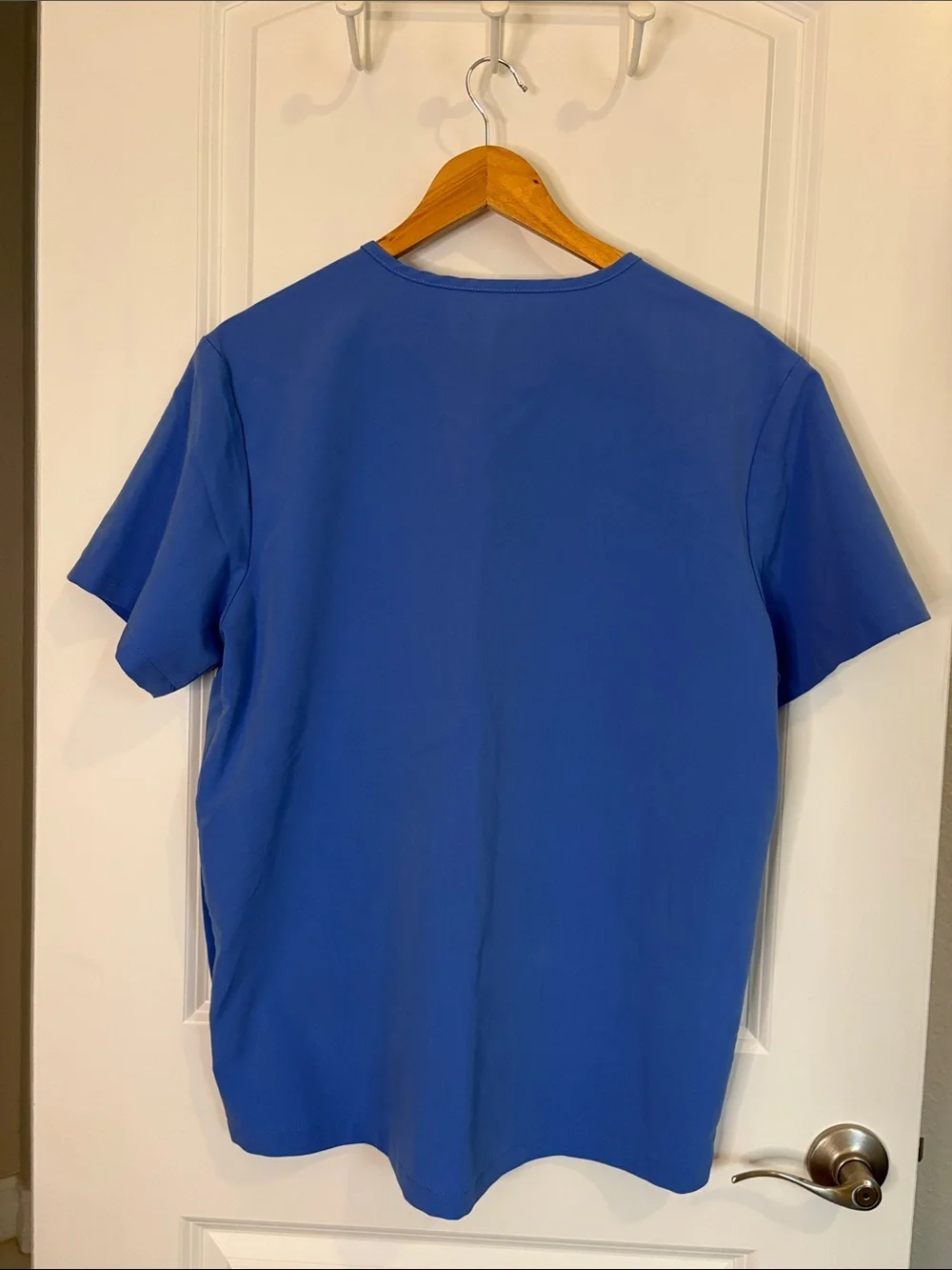 Figs Ceil Blue Chisec Three-Pocket Scrub Top style TM3000 Size Medium